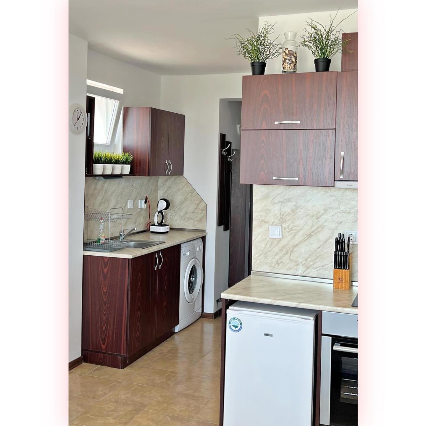Avrora Studio's Apartament Beala